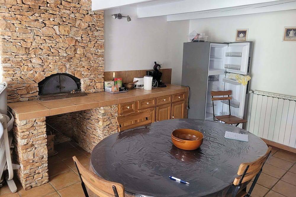 Maison de vacances avec piscine privée in Revest-des-Brousses, Parc naturel régional du Luberon