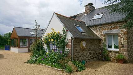 Gîte pour 5 personnes, avec terrasse et jardin à Plourivo