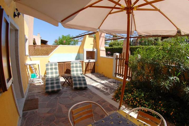 Gîte pour 4 personnes, avec Terrasse et Vue à Porto Pollo