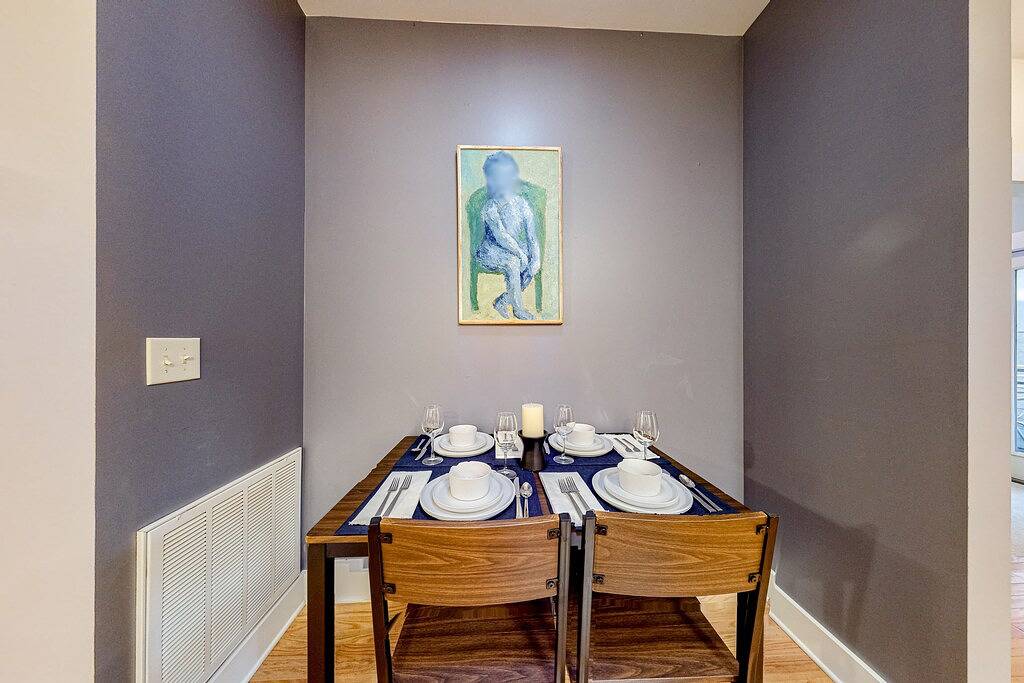 Mountain View Getaway Near Town with High-Speed Wifi and Private Balcony in Blue Ridge Parkway, Buncombe County