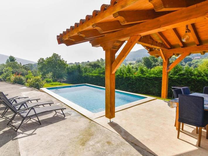 Casa de vacaciones para 9 personas, con jardín y terraza además de vistas y piscina, Se admiten mascotas - 1