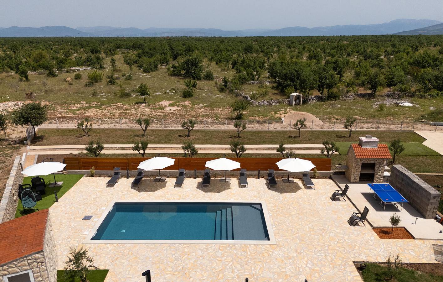 Ferienhaus für 10 Personen mit Terrasse in Dalmatinisches Zagora