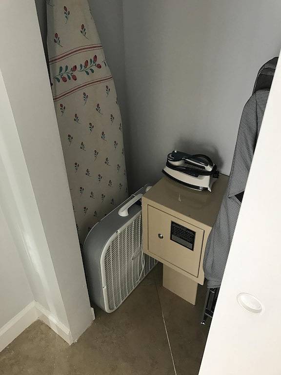 Vacation rental for 5 people, with balcony and sauna as well as pool and hot tub in Destin