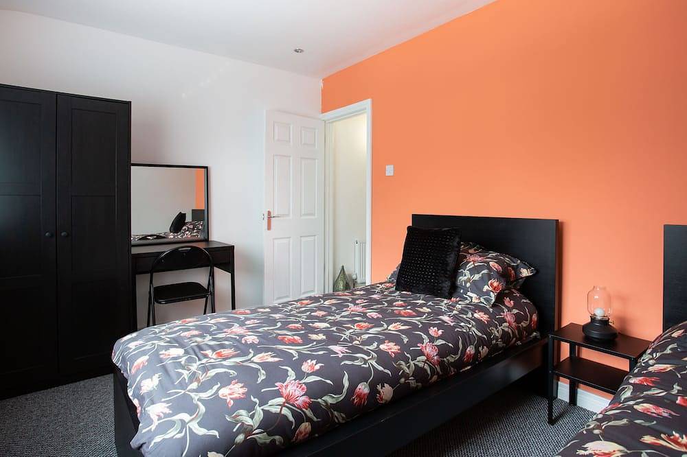 Refurbished Belfast Home, 10 mins from centre with parking! in Belfast, Grafschaft Antrim