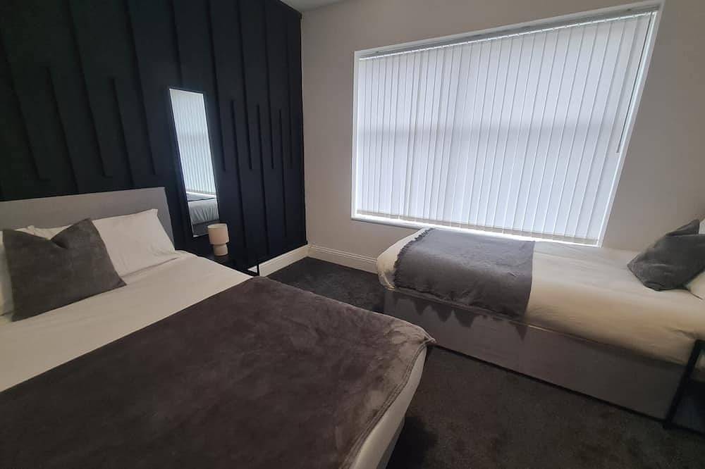 Entire apartment, Modern one bed close to city in Sunderland