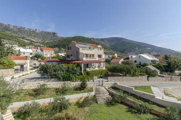 Vacation Rental for 4 Guests in Bol, Brac, Picture 1