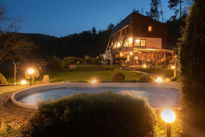 Maison de vacances pour 12 personnes, avec jacuzzi et jardin ainsi que sauna et piscine, animaux acceptés - 1