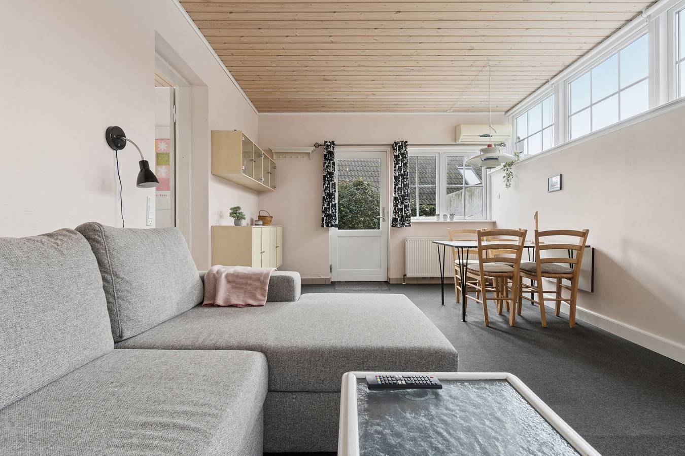 Geheel appartement, Dicht bij zee: lichte woning in Arnager in Rønne, Bornholm