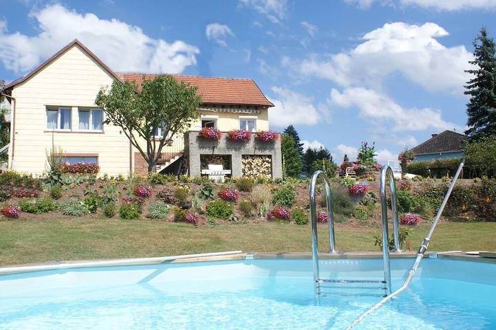 Gîte pour 2 personnes, avec jardin et piscine à Lichtenberg