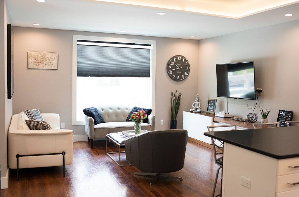 Stylish Downtown Solar Home w/ Hot Tub & Billiards in Seneca Lake