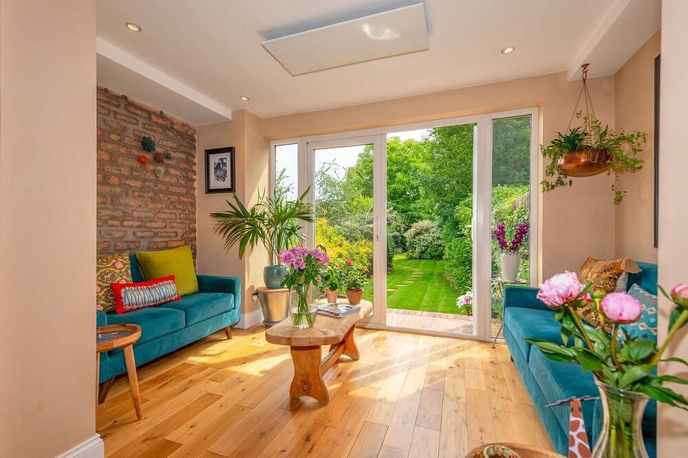 Pass the Keys | Stylish garden retreat nr Stafford Town/ Hospital in Stafford, Staffordshire