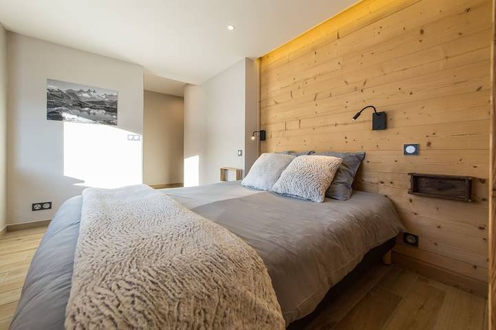 5 * rated chalet of 335m2, on the slopes, swimming pool & cinema in La Toussuire, Fontcouverte-la-Toussuire