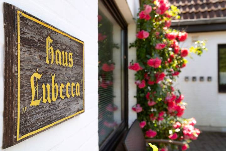 Ganze Wohnung, Ferienwohnung 'Balkonwohnung' mit Gemeinschaftsgarten, Balkon und WLAN in Stinteck, Westerdeichstrich