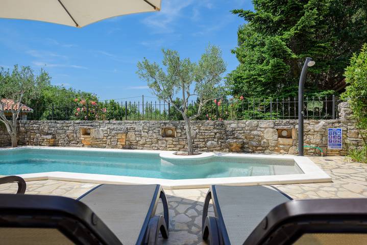 Villa mit pool für 4 Personen, mit Garten und Terrasse, mit Haustier in Kroatien - 2