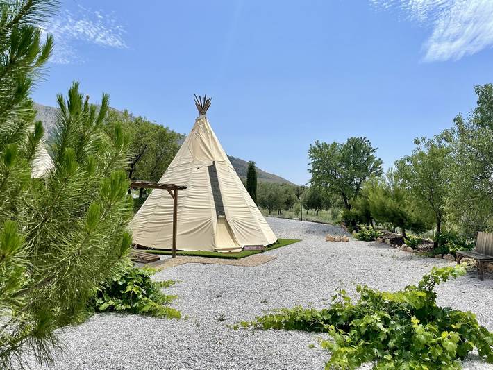 Tipi für 2 Personen, mit Terrasse und Garten sowie Pool in Andalusien