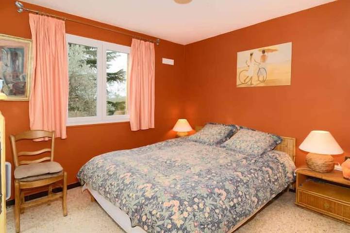 Location de vacances pour 4 personnes, avec terrasse et jardin à Éguilles - 2