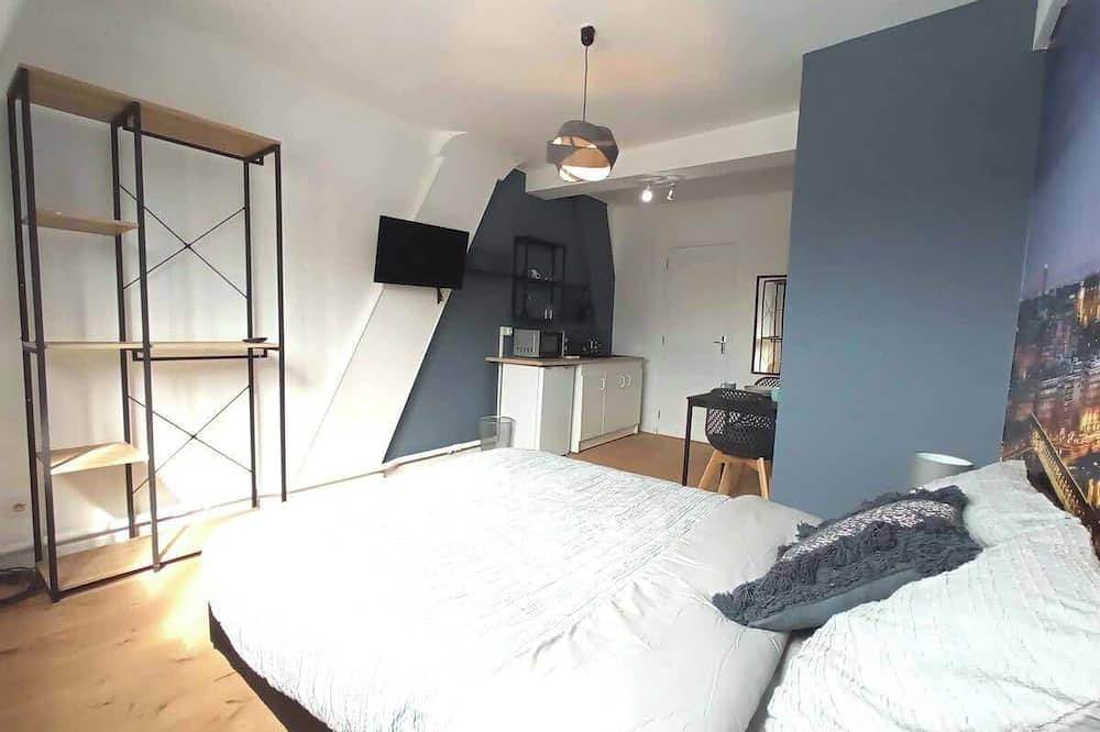 Appartement entier, Spacieux studio \"Paris\" avec baignoire, belle vue in Roubaix, Région de Lille