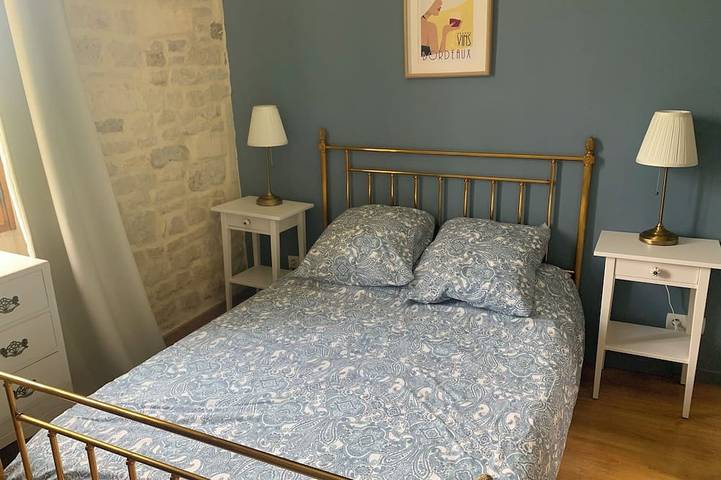 Location de vacances pour 6 personnes, avec piscine ainsi que terrasse et jardin à Cherves-Richemont - 2