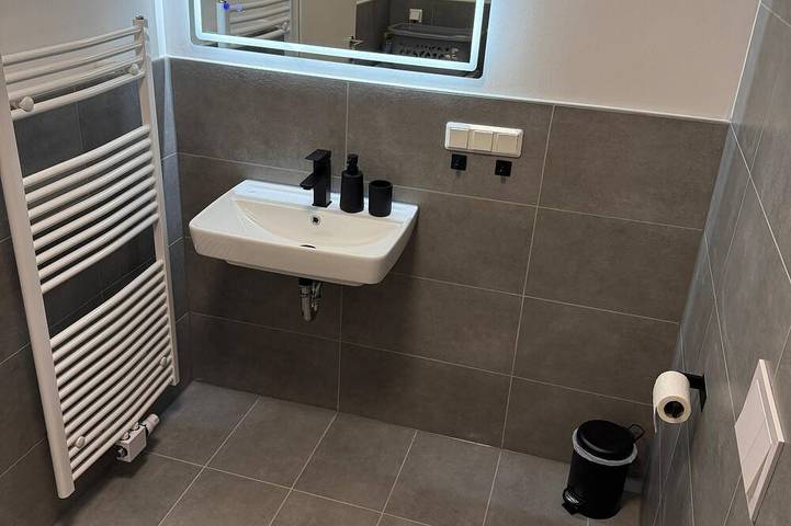 Ganze Wohnung, Modernes Apartment mit Parkplatz und 24h Check-in in Braunschweig, Braunschweig und Umgebung