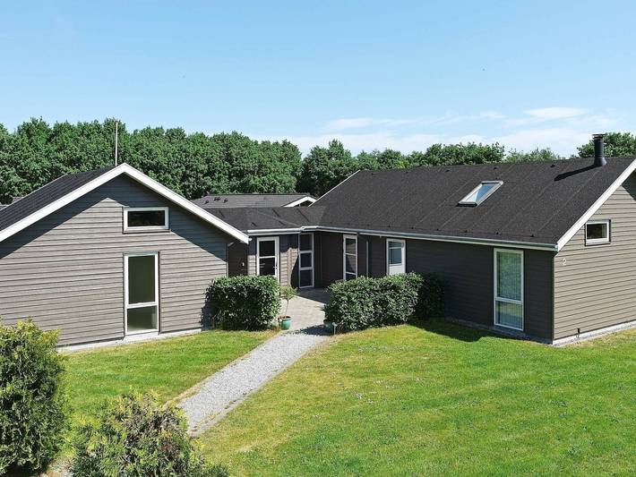Ferienhaus für 10 Personen, mit Whirlpool und Terrasse sowie Garten und Sauna in Himmerland