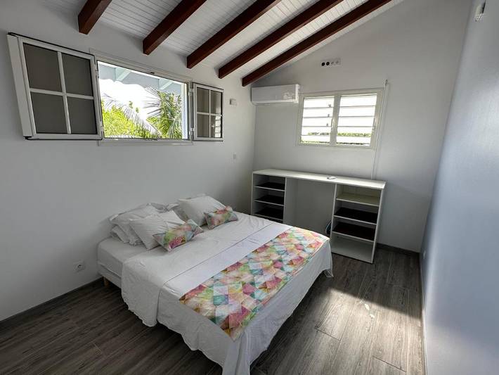 Appartement de vacances pour 2 personnes, avec piscine et vue ainsi que jardin et balcon