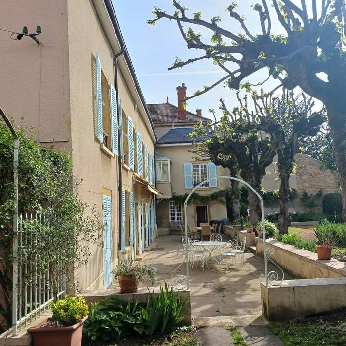 Location de vacances pour 13 personnes, avec jardin, animaux acceptés à Charlieu - 3
