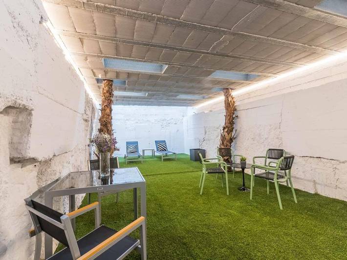Glamping para 5 personas, con jardín en Barcelona