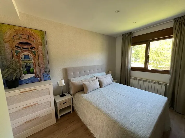 Apartamento de vacaciones para 4 personas, con jardín y vistas además de piscina y balcón - 1