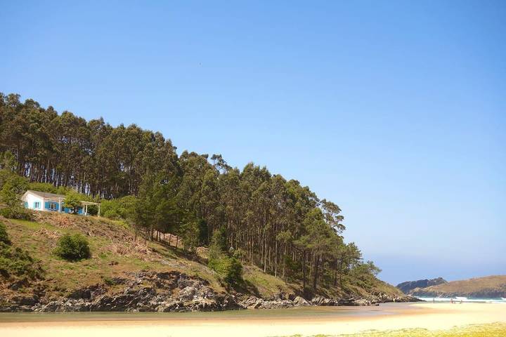 The Cliffs - Surf Lodge Esteiro in Praia de Esteiro (Ortigueira), Ortigueira