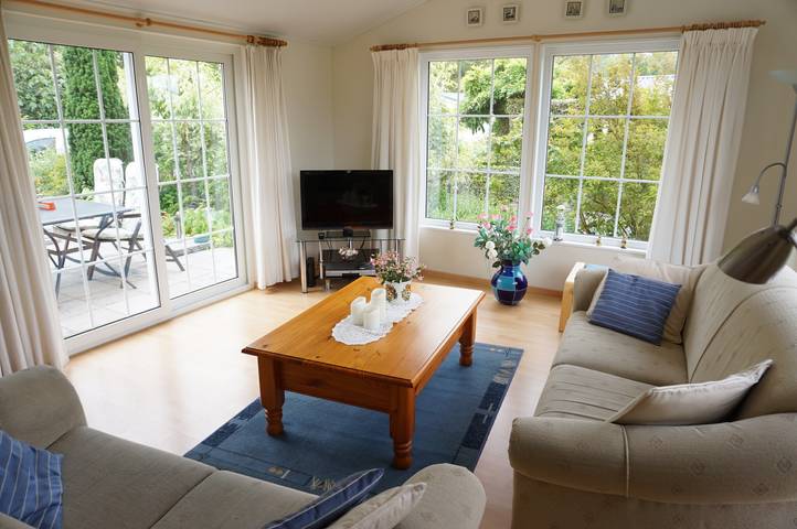 Chalet für 4 Personen, mit Terrasse und Balkon/Terrasse - 1