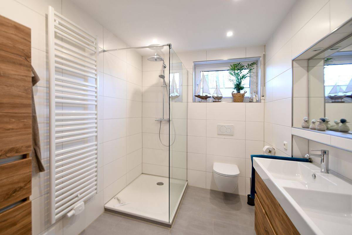 Ganze Wohnung, Domizil Bant: Komfortables Ferienhaus mit Terrasse und Garten in Norddeich in Strand Norddeich, Norddeich