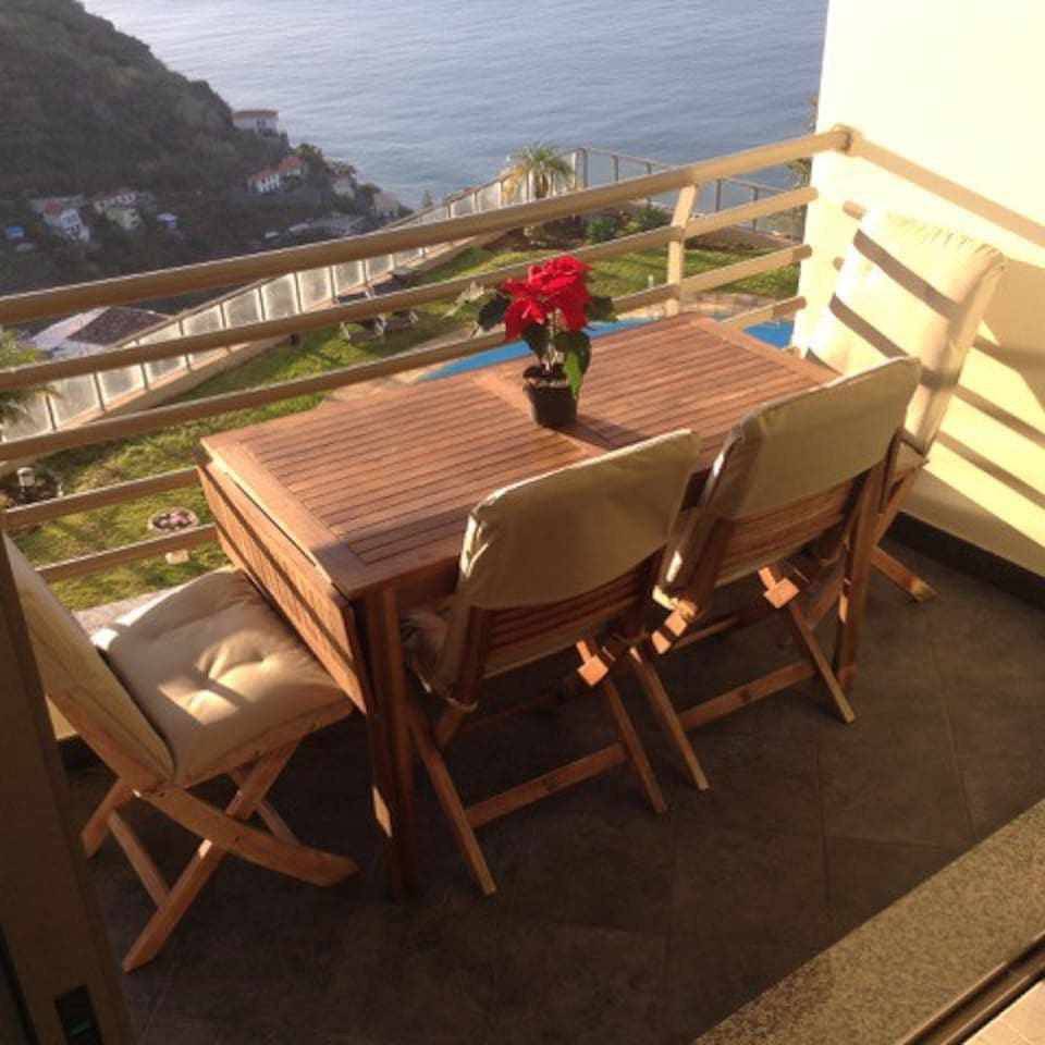 Ganze Wohnung, Ferienwohnung für 4 Personen mit Balkon in Calheta, Madeira