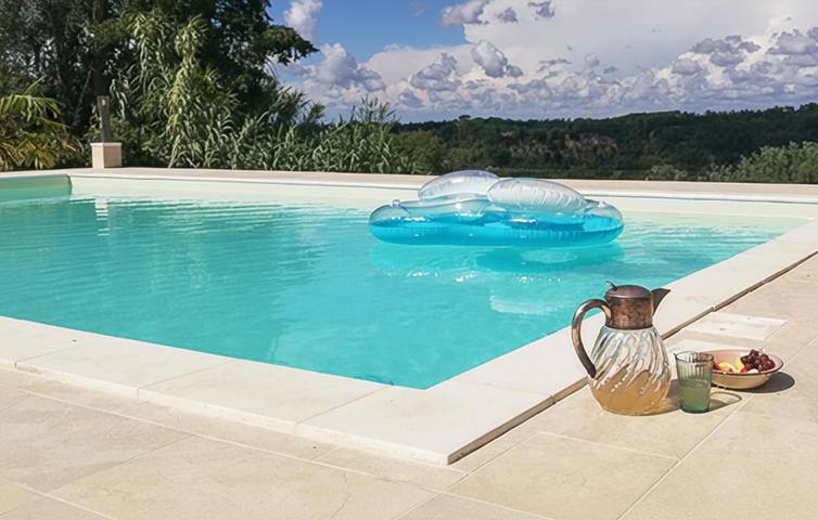 Accogliente appartamento con una camera da letto, piscina, terrazza e connessione Wi-Fi in Casciana Terme Lari, Colline Pisane