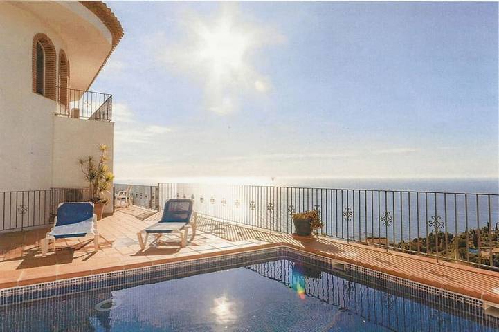 Villa pour 6 personnes, avec jardin et piscine - 1