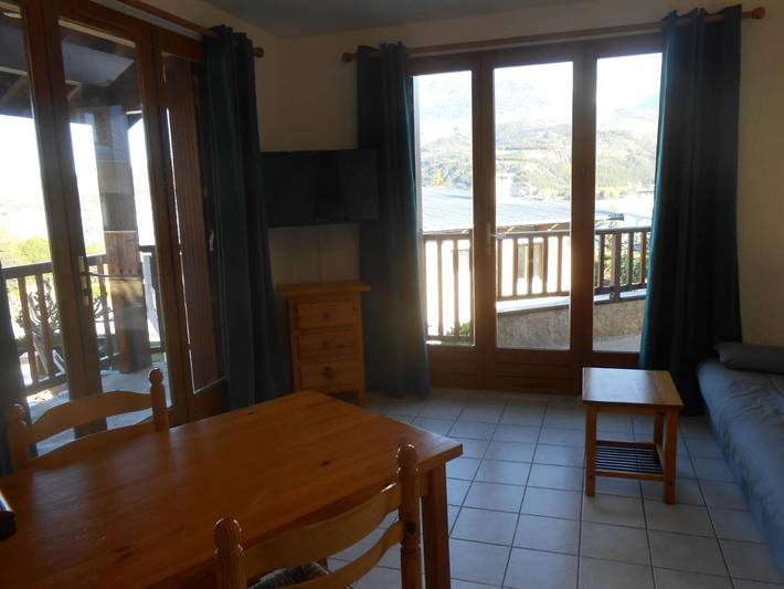 Gîte pour 2 personnes, avec vue ainsi que vue sur le lac et terrasse à Savines-le-Lac - 4