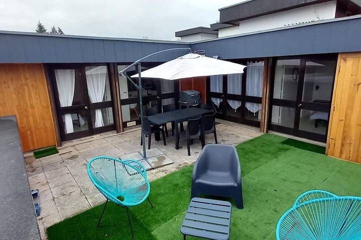 Gîte pour 6 personnes, avec terrasse dans Région de Besse-et-Saint-Anastaise