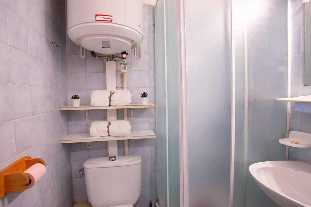 Ganze Wohnung, Herrliche Wohnung für 4 Gäste mit  W-Lan, Tv und Balkon in Cap Bénat, Bormes-les-Mimosas