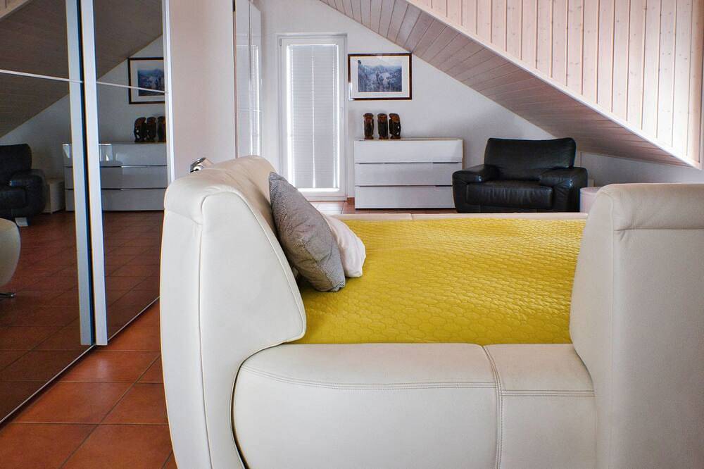 Panoramahaus & Pool in Weil am Rhein, Südschwarzwald