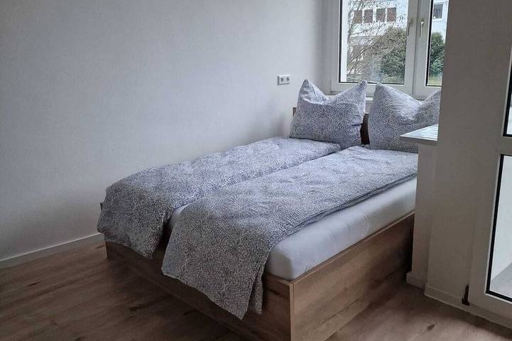 Ganze Wohnung, Modern 40m²: Balkon, Expo-nah (8 Min), Highspeed Wlan, ruhig & frisch renoviert in Nürnberg, Frankenalb