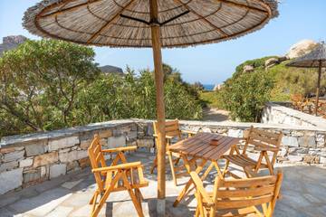 Holiday Apartment for 5 People in Agios Prokopios, Cyclades, Photo 3