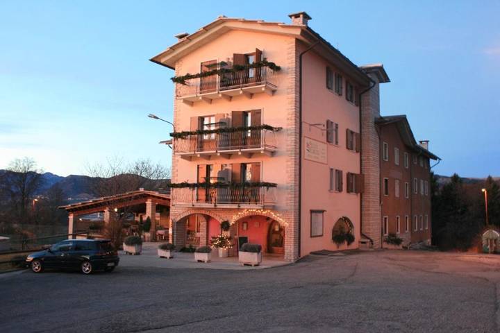 Appartamento per 2 persone, con Terrazza e Giardino nonché Panorama a Bosco Chiesanuova