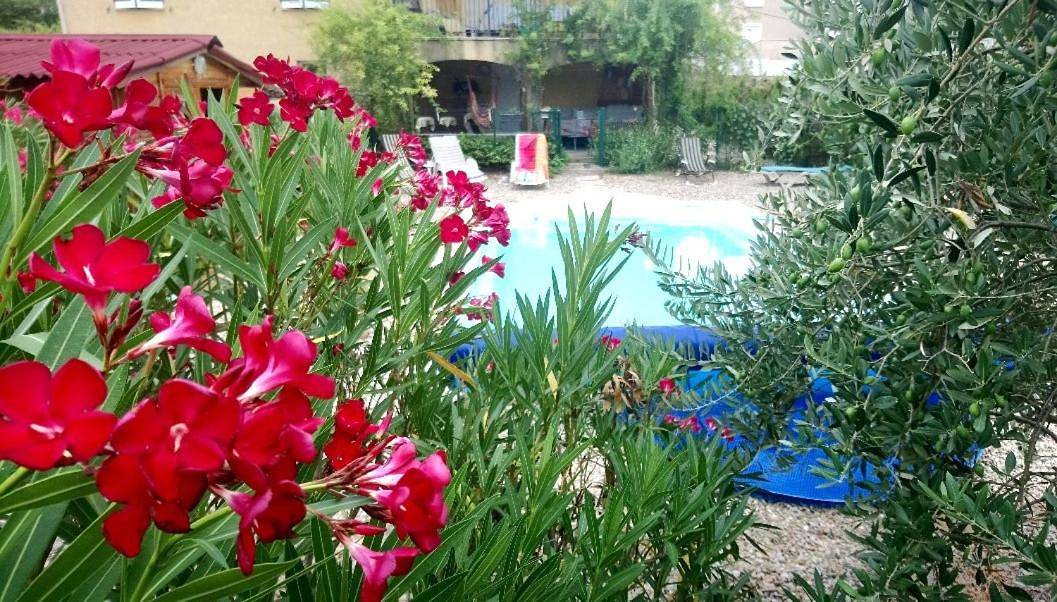Appartement entier, Chambre studio cuisine indépendant 2 pers piscine proche Thermes des Fumades in Rousson, Région d'Alès