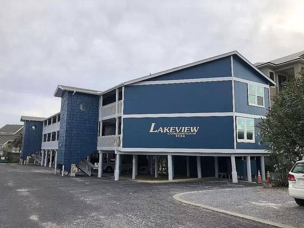 Ganze Wohnung, Clean & Ready for Guests! Recently Remodeled, Steps to the Beach! in Miramar Beach, Emerald Coast