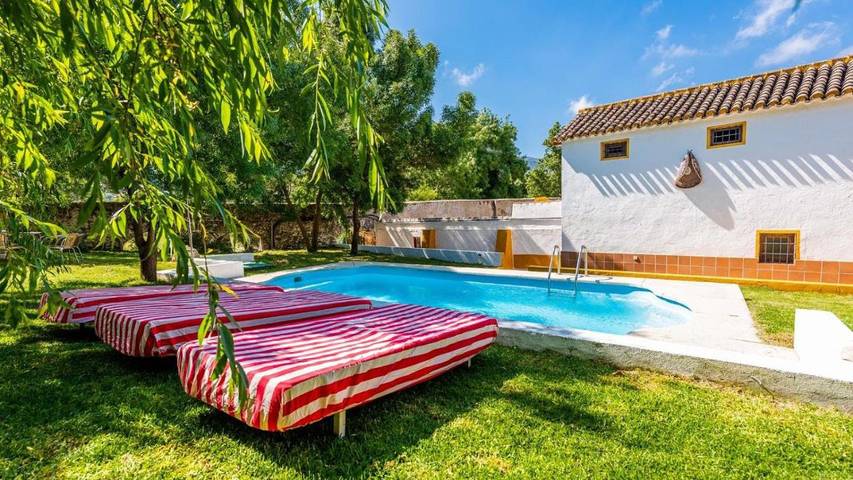 Casa rural para 15 personas, con Terraza además de Jardín y Piscina en Villanueva del Trabuco - 2
