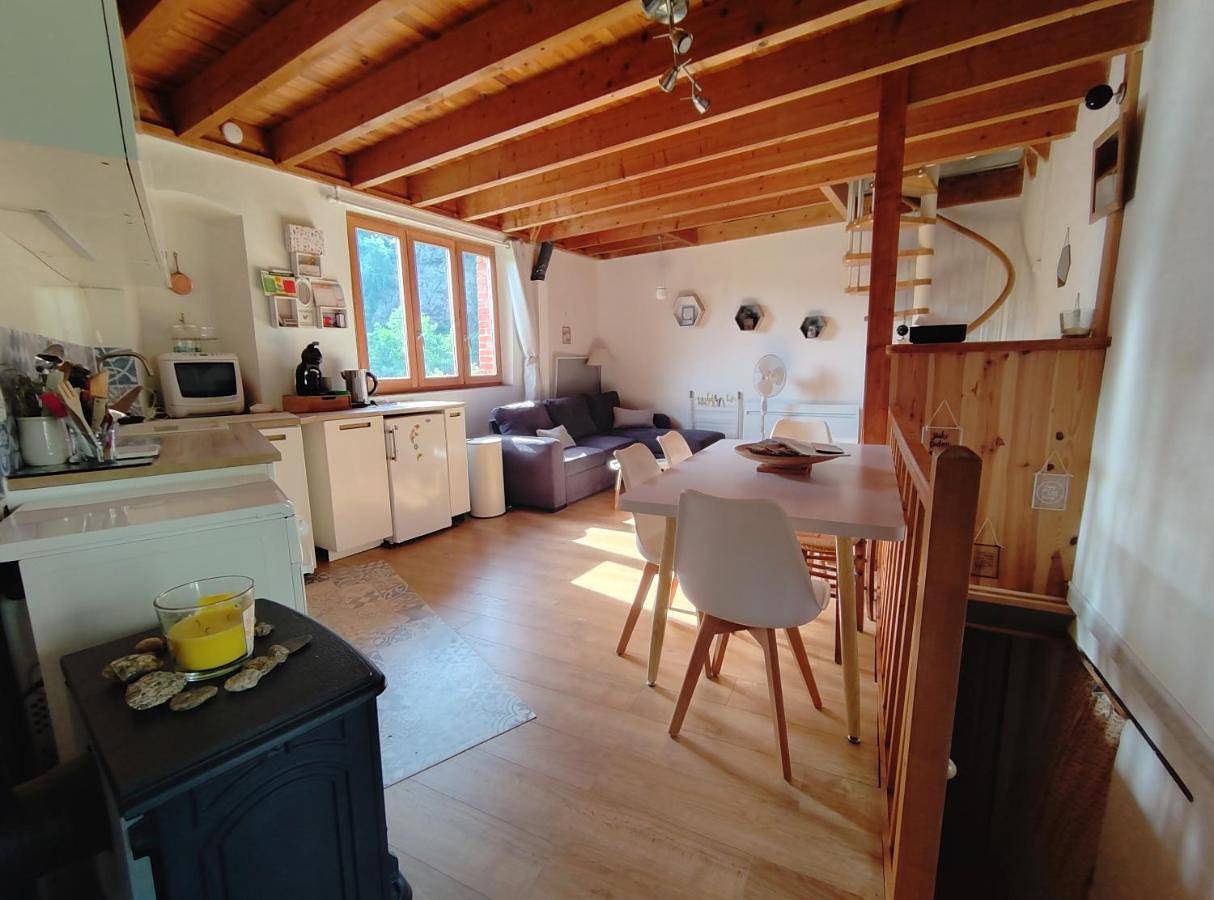 Two-Bedroom House in Villeneuve-d'Allier, Haute-Loire