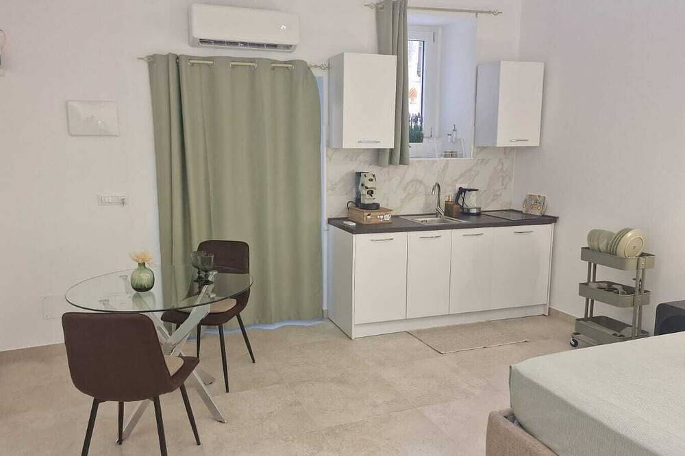 Ortigia Artemide Spa hot tub in Syracuse, Syracuse Province