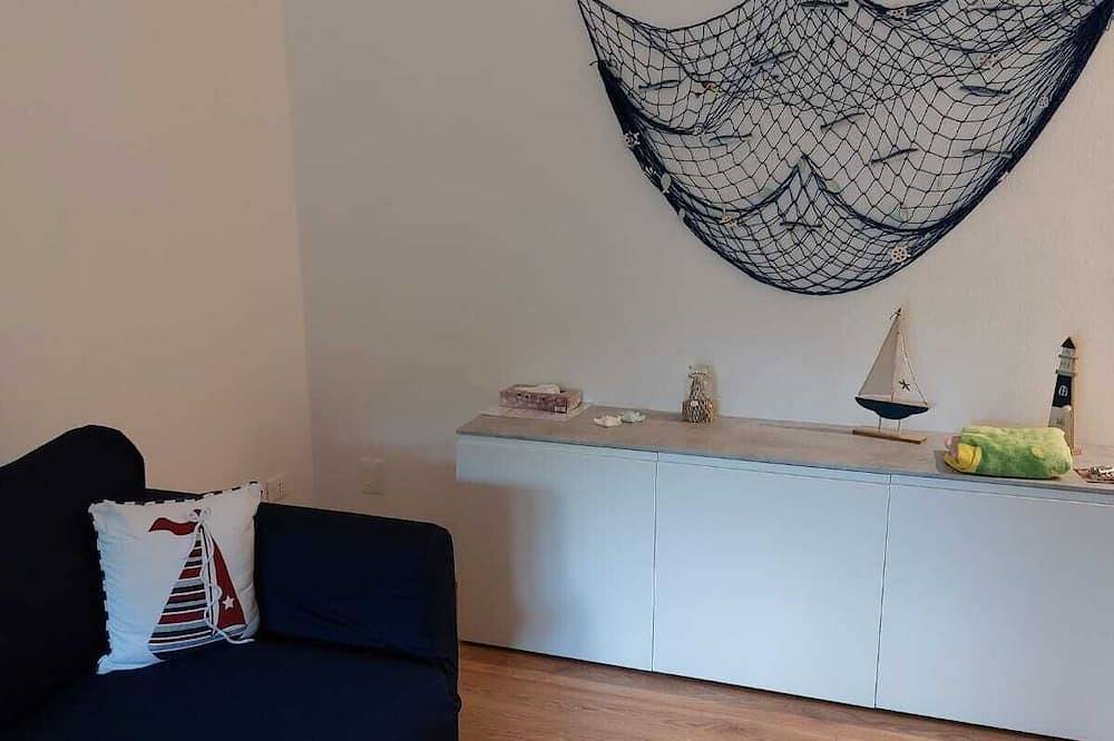 Ganze Wohnung, Cozy apartment 10 minutes from the sea - equipped with parking space in Piazza (Deiva Marina), Deiva Marina
