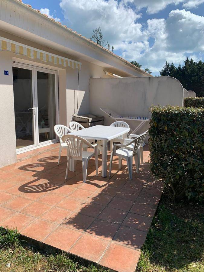Location de vacances pour 6 personnes, avec jardin ainsi que piscine et bassin pour enfant dans Plage des Sables-Vignier - 2