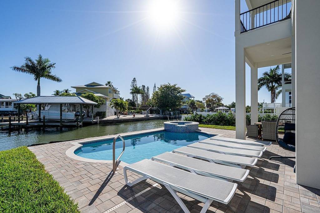 607 Bliss on the Bay: 5Br Oasis w/ Pool, Spa & Views in Fort Myers Beach, Estero Island