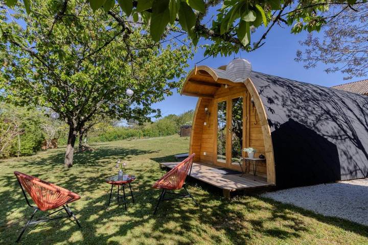 Chambre d’hôte pour 2 personnes, avec Terrasse et Jardin ainsi que Piscine et Vue